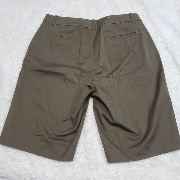 L-RL Lauren Active Ralph Lauren Khaki Green 11" Inseam Chino Shorts Women 10 - Picture 2 of 7
